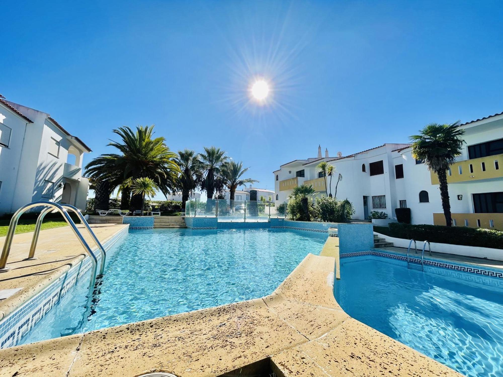 Lavanda - 2 Bedrooms - 3 Level Pool - Garden - Beach 1Km Эштомбар Экстерьер фото